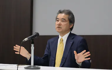 会見するサンゲツの近藤社長(13日、名古屋市)