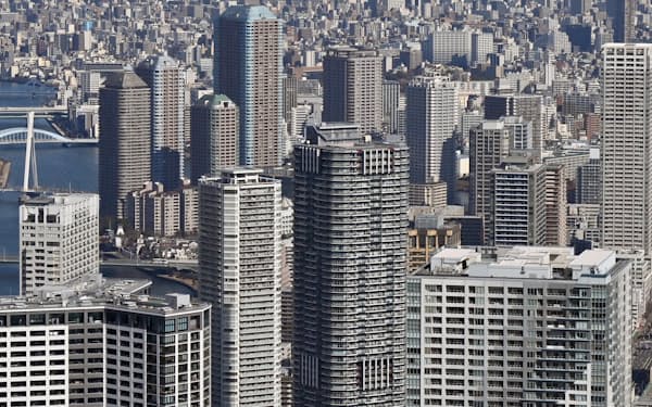 都心部を中心に新築マンションの値上がりが続く（東京都内のマンション群）