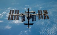 国際宇宙ステーションに係留中の無人補給船で冷却剤漏れが見つかった=AP