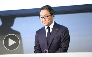 記者会見に臨むニデックの岸田光哉社長(13日、東京都千代田区)