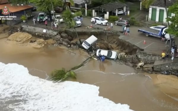 サンパウロ州で大雨による洪水や地滑りが発生(19日)＝サンパウロ政府提供・AP