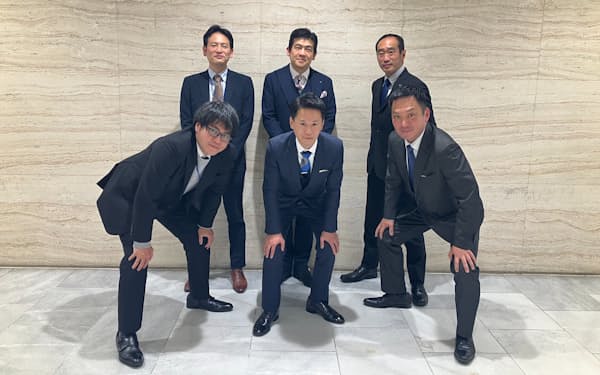近鉄ＧＨＤ傘下企業の営業担当者がチームとしてインバウンド客を誘致する（後列左から島田さん、松本さん、神谷さん、前列左から松原さん、鹿子さん、倉光さん）