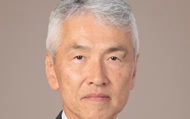神栄社長に中川太郎氏