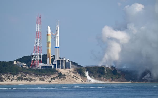 着火したものの打ち上がらなかった新型主力ロケット「H3」初号機（17日午前、種子島宇宙センター）