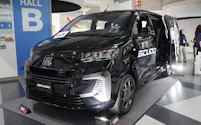 日本初公開の商用バン「SCUDO(スクード)」の英国仕様車(14日、横浜市)