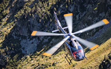 川崎重工のヘリコプター「H145//BK117 D-3」=同社提供