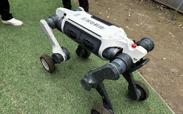 中国ロボット本命はAI搭載の四足か