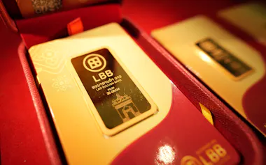 金価格が米利下げ観測を背景に急落した