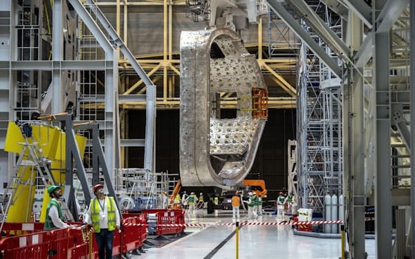 国際熱核融合実験炉（ITER）は装置や施設８割程度が完成した（ITER機構提供）