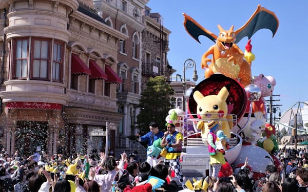 USJのパレードにポケモンのキャラクターが初登場する（28日、大阪市此花区）