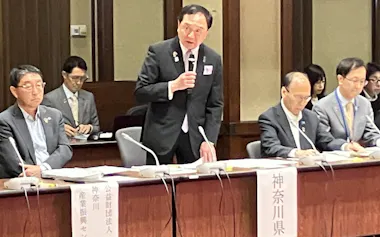 対策協議会であいさつする神奈川県の黒岩知事(19日、県庁)