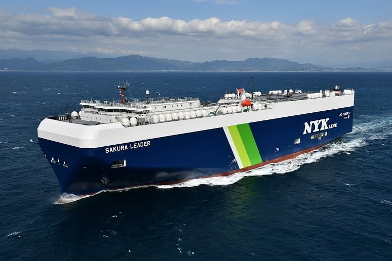 日本郵船のLNG燃料で運航する自動車運搬船