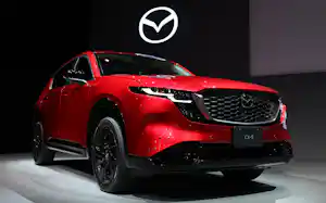 マツダは新型SUV「CX-5」の発売で勝負手を打つ(21日、東京都渋谷区) マツダは新型SUV「CX-5」の発売で勝負手を打つ(21日、東京都渋谷区)