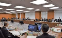 公開買い付け制度の見直し議論を始めた金融審議会の総会(東京・千代田)