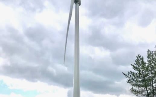 新設した風車（青森県六ケ所村）