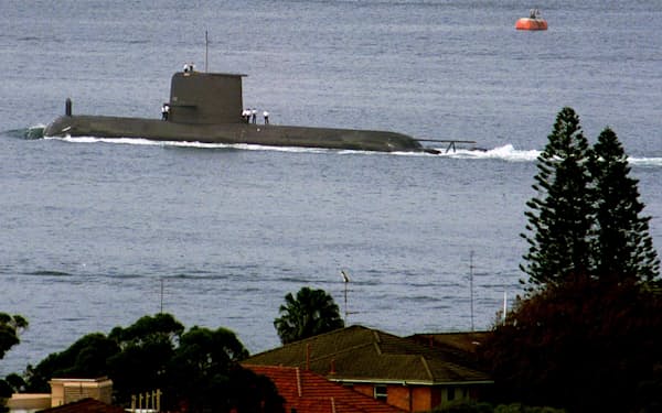 豪州は原潜配備計画を進める（豪州が運用する通常型潜水艦）＝ロイター