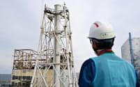廃炉作業が続く福島第1原発の1号機(2月3日、福島県大熊町)