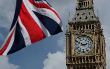 英国では若年層のニートの増加に懸念が強まる(14日、ロンドン)=ロイター
