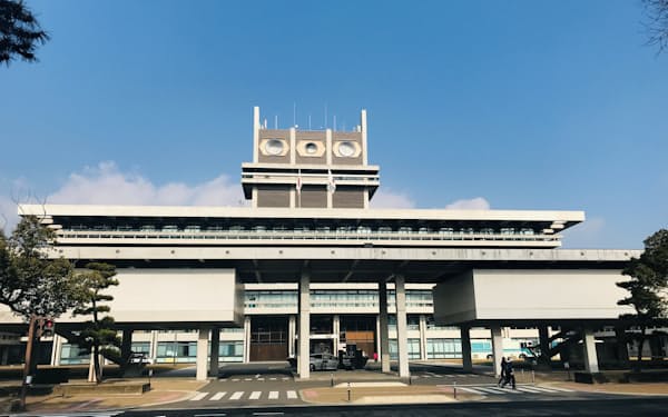 ２３日に知事選が告示される奈良県庁（奈良市）
