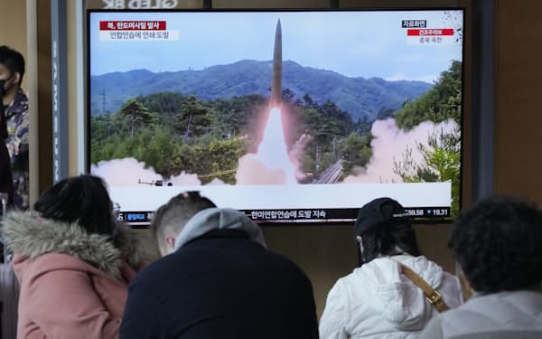 北朝鮮が再びミサイル発射を繰り返す（14日、ソウル）＝AP