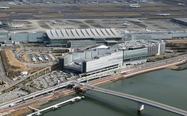 空港直結の羽田エアポートガーデン（手前）で訪日客向けの新サービスを実施する（東京都大田区）