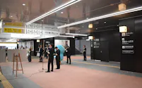 現在の駅舎よりも広いスペースを確保したモノレール浜松町駅の新駅舎3階(5日、東京都港区)