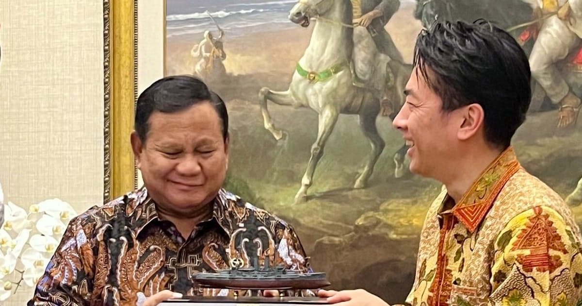 インドネシア大統領「護衛艦導入の協議進展を」 小泉防衛相と会談 - 日本経済新聞