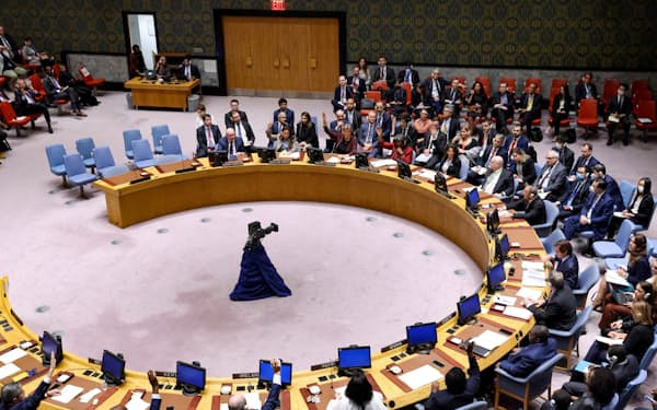 国連安保理はロシアによる戦術核兵器の配備方針を受けて緊急会合を開く（写真は2022年9月の会合の様子）＝ロイター