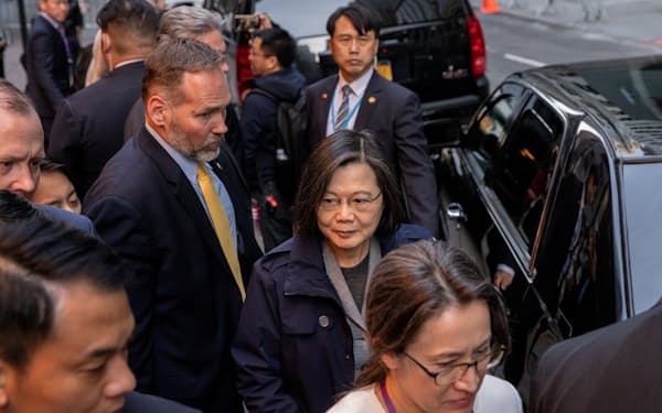 29日、米ニューヨークに到着した台湾の蔡英文総統＝ロイター