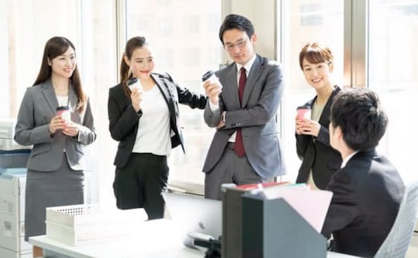 日本企業には企業特殊性の高い知識、技術、経験を持ち、高度な判断ができる人材の育成が必要（写真はイメージ）