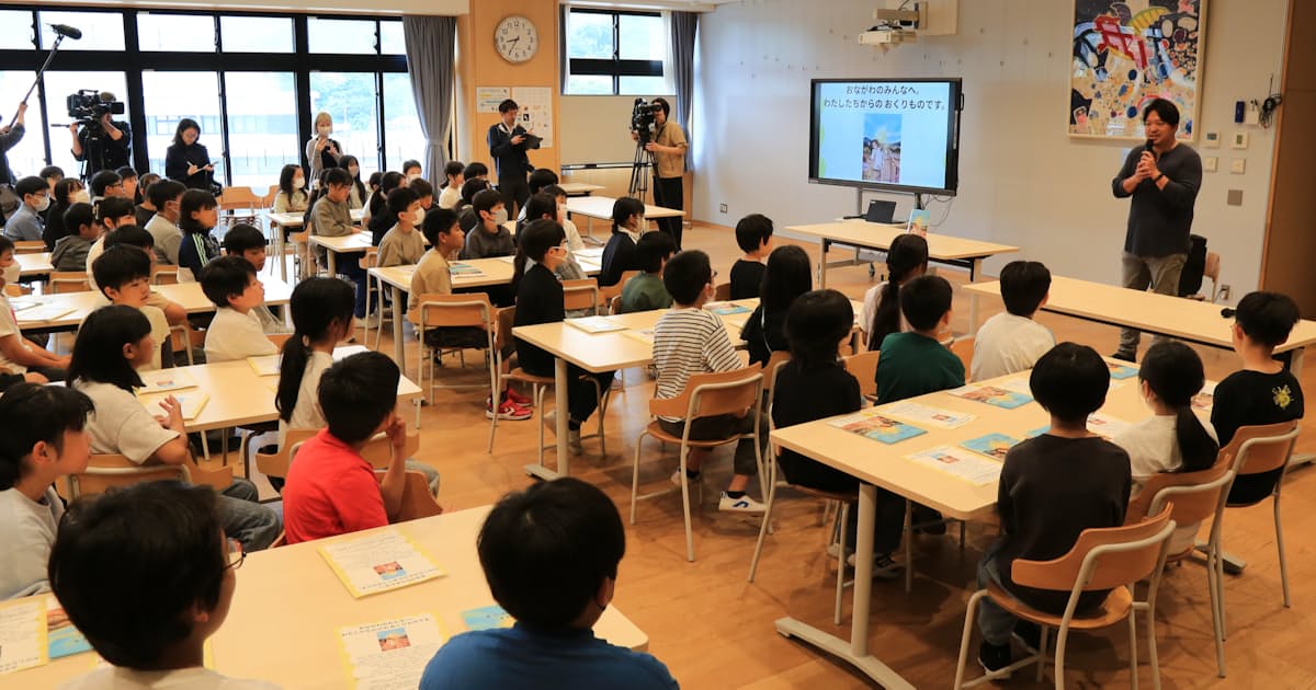 宮城県女川町の震災復興、絵本で伝える NPO法人アスヘノキボウが地元小中学校に寄贈 - 日本経済新聞