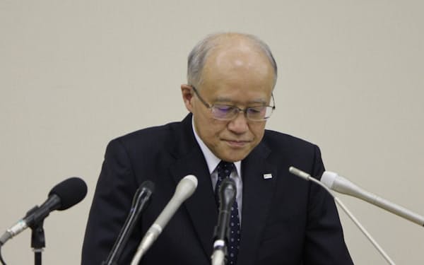 辞任を表明した中国電力の滝本夏彦社長（3月30日、広島市）