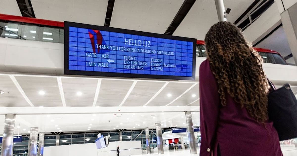 サイネージ革命 「100人100通り」の情報を映す新技術 - 日本経済新聞