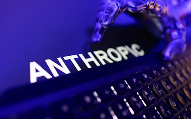 米政府は12日、米アンソロピックに最新の高性能AIモデルの外国人による利用を禁じたが、米政府が最先端技術へのアクセスを制限するのはこれが初めてではない=ロイター