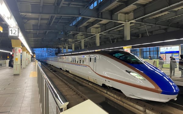 敦賀への延伸で石川県では関西からの客数が増えると推計した（金沢駅）