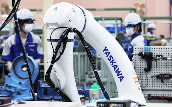 安川電機の産業用ロボットの製造ライン（福岡県北九州市）