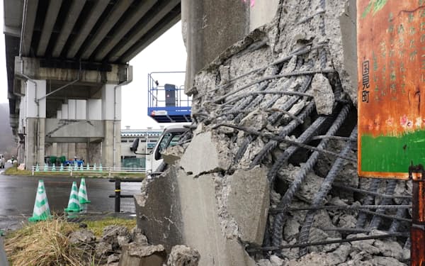 ２０２２年３月の地震で大きく損壊した東北新幹線の高架橋の柱