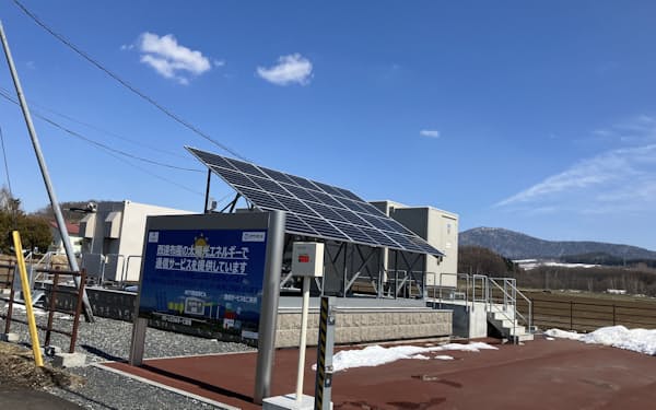 富良野市西達布のＮＴＴ東日本の無人局舎には太陽光発電設備が設置された