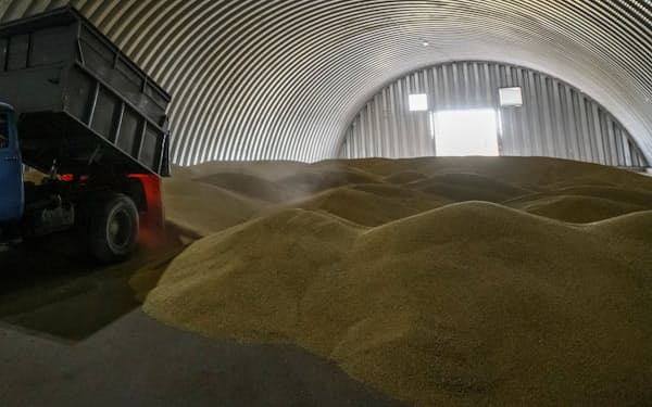 ウクライナ・キーウ州にある穀物倉庫（2022年8月）＝ロイター
