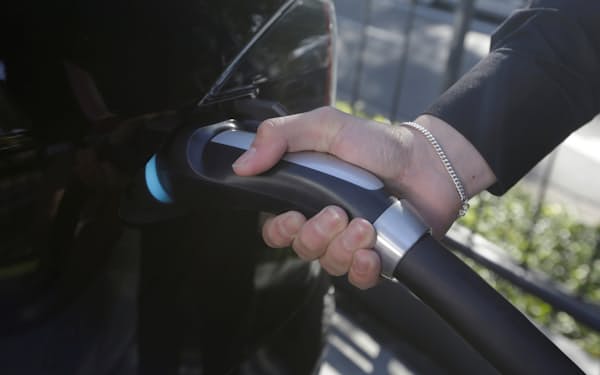 豪州政府は、新車への燃費基準の導入でＥＶ普及を後押しする＝ロイター