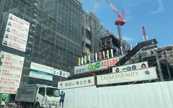 ソニーグループは長崎県諫早市の工場で拡張工事を進めている（４月）