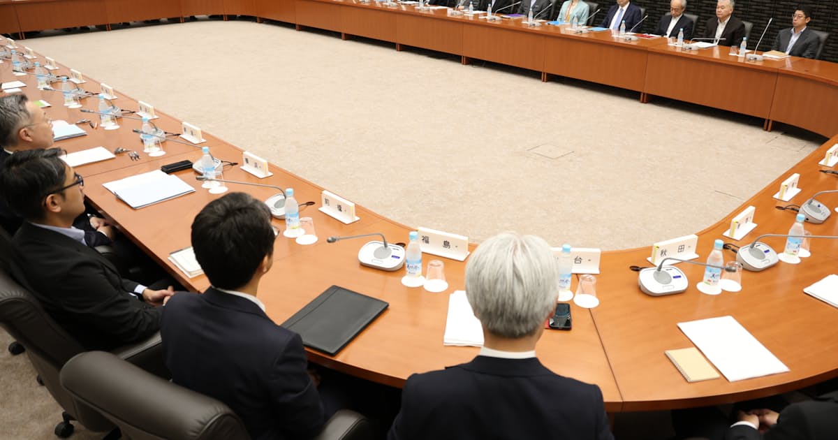 日銀の景気判断、全地域で据え置き 物流停滞・原料不足の懸念和らぐ - 日本経済新聞