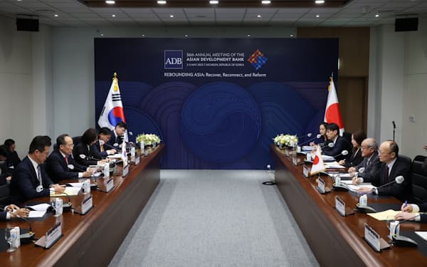 South Korean Deputy Prime Minister and Minister of Economy and Finance Choo Kyung-ho and Japanese Finance Minister Shunichi Suzuki attend their meeting in Incheon, South Korea, May 2, 2023.    REUTERS/Kim Hong-Ji
