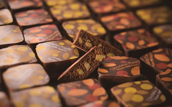 ショコラブラウニーの表面を彩るデザインは季節やイベントごとに変えている