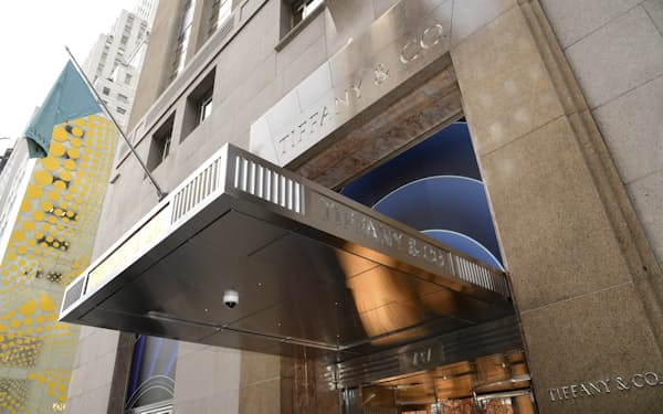 4月28日に新装開店したニューヨークの宝飾品店、ティファニーの最上階は超富裕層専用のスペースになっている＝AP