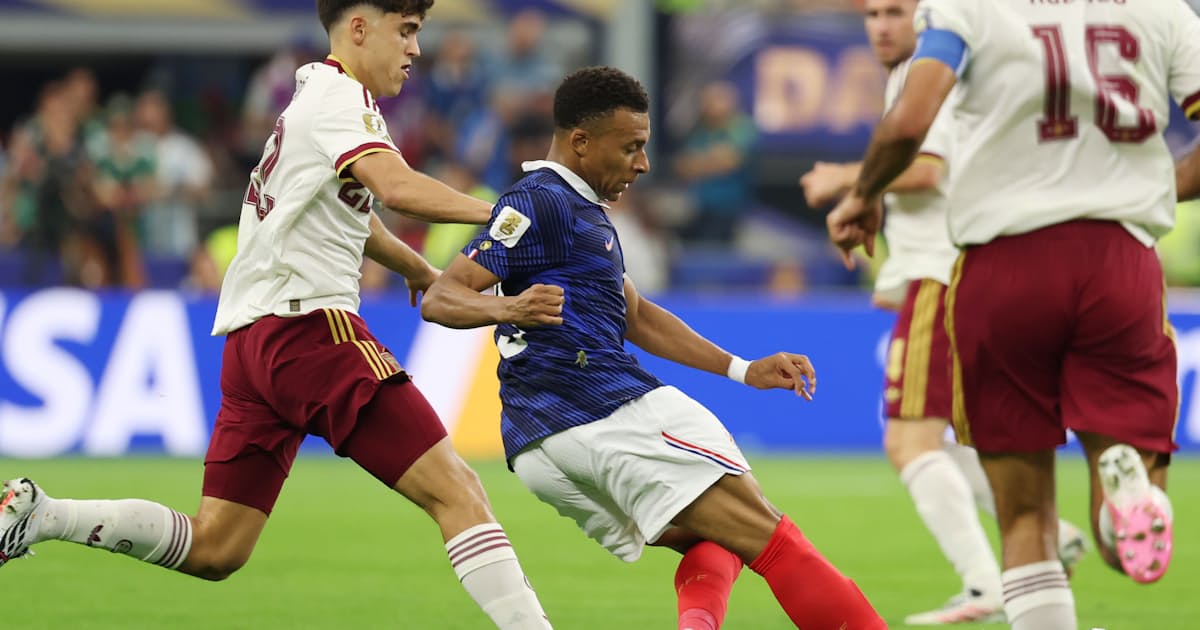 サッカーW杯準決勝 フランスとスペインが対戦 - 日本経済新聞