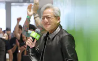 開発者向けのイベントに登壇した米エヌビディアのジェンスン・ファンCEO(15日、東京都港区)