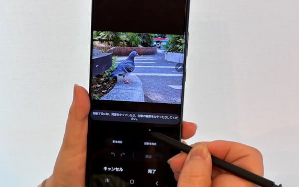 韓国サムスン電子の「Galaxy S23 Ultra」はペンを内蔵し、写真の編集も簡単にできる