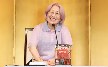 第175回直木賞に決まり記者会見する朝倉かすみ氏(15日、東京都内)