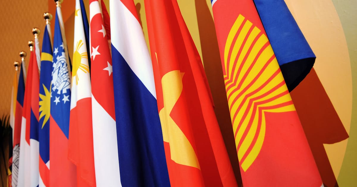 日本とASEAN、米中にらみエネルギー結節点に マニラで外相会合へ - 日本経済新聞